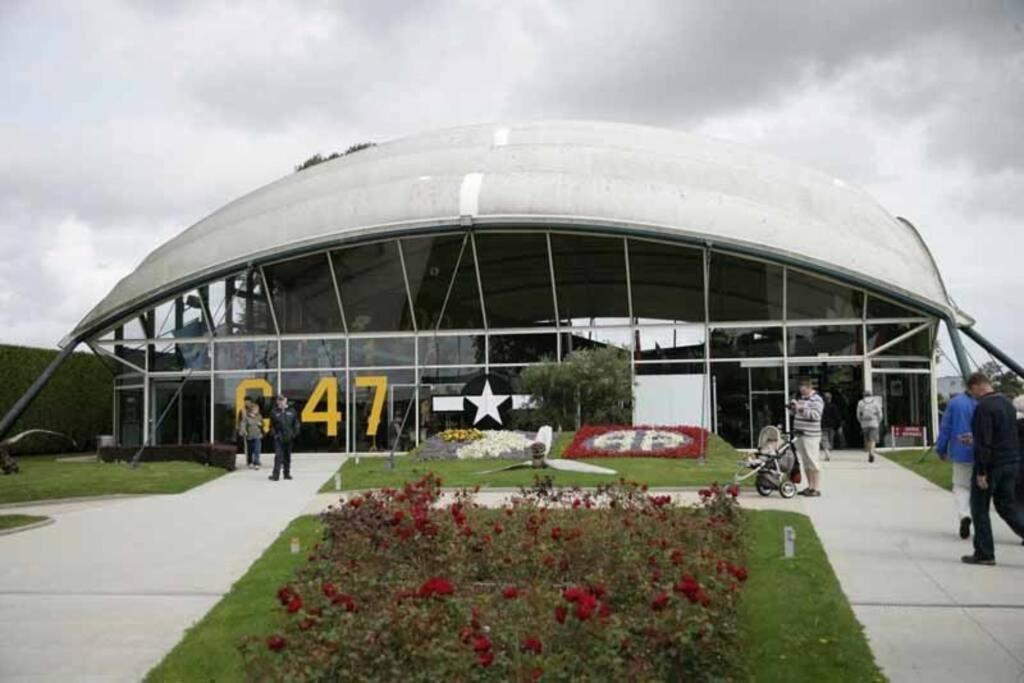 Gite Le C-47 Proche Des Plages Du Debarquement Sainte-Mere-Eglise Exterior photo